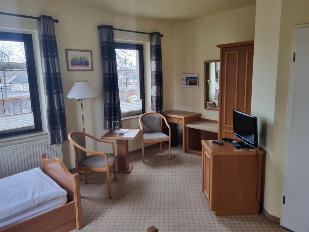 Altes Teichhaus - Pension Ottendorf-Okrilla Esterno foto