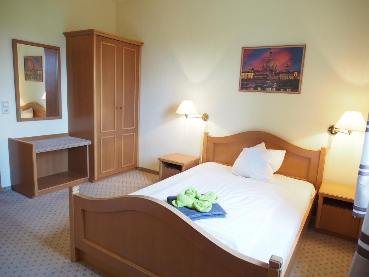 Altes Teichhaus - Pension Ottendorf-Okrilla Esterno foto